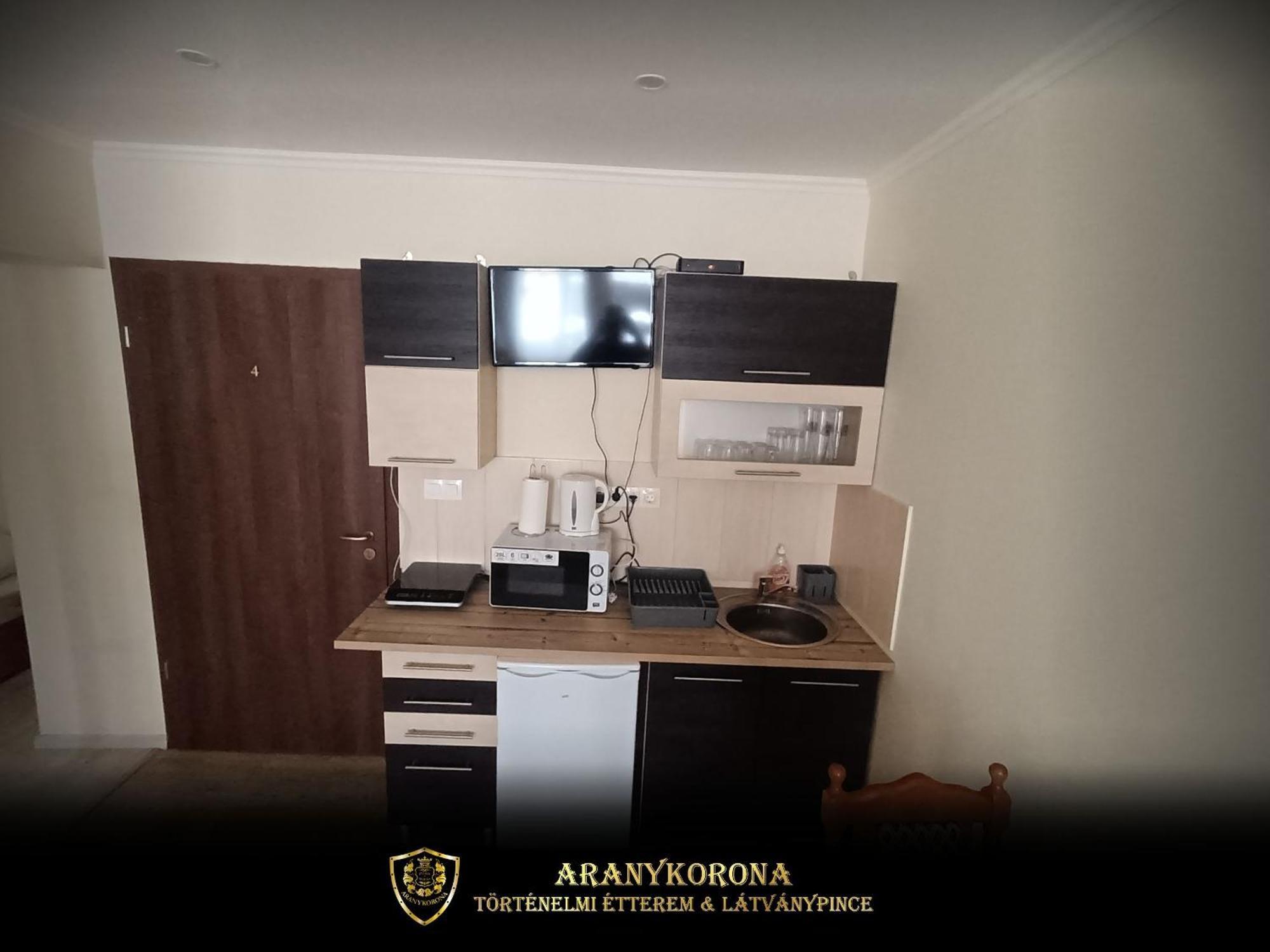 Aranykorona Apartmanhaz Apartment Miskolc Exterior photo