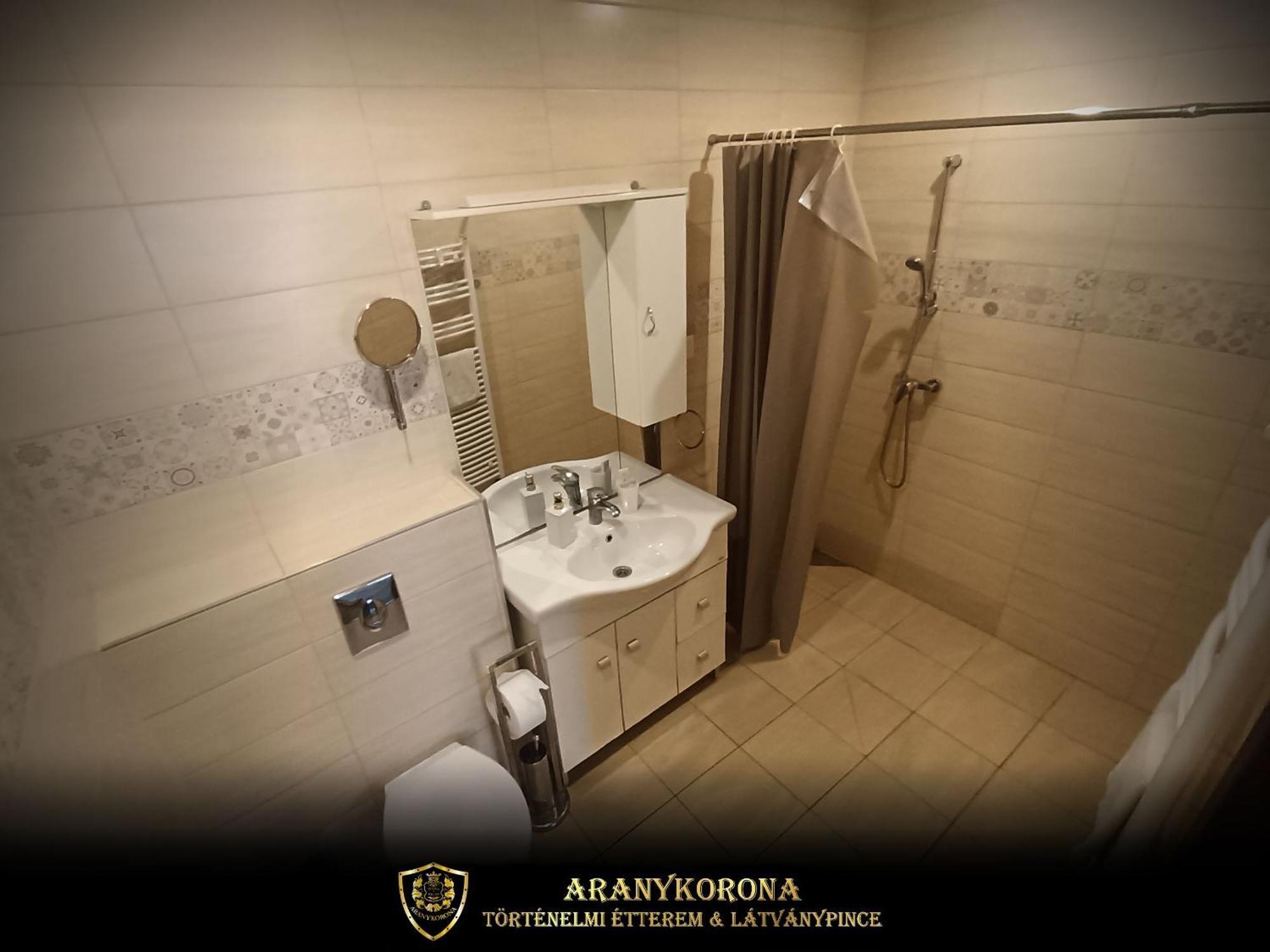 Aranykorona Apartmanhaz Miskolc Exterior photo
